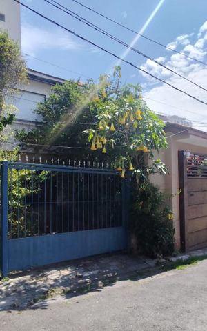 Casa para alugar com 160m², 3 quartos e 2 vagasFachada