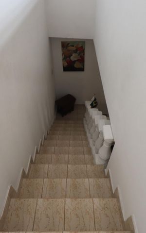 Casa à venda com 160m², 4 quartos e sem vagaEscada