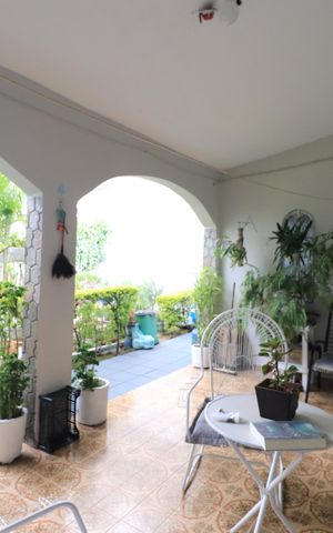 Casa à venda com 160m², 4 quartos e sem vagaVaranda