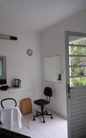 Casa à venda com 160m², 4 quartos e sem vagaSalão