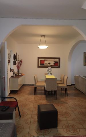 Casa à venda com 160m², 4 quartos e sem vagaSala