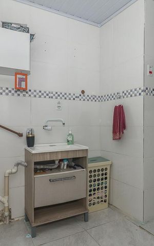 Casa à venda com 128m², 5 quartos e 1 vagaBanheiro