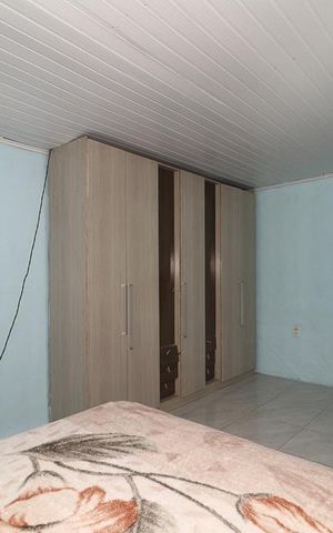 Casa à venda com 128m², 5 quartos e 1 vagaQuarto
