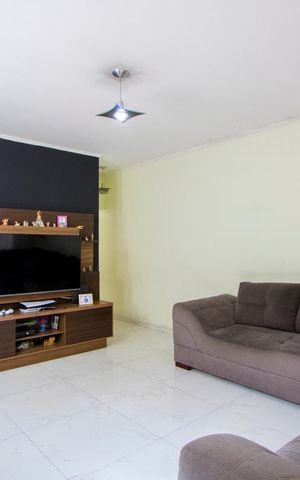 Casa à venda com 192m², 2 quartos e 6 vagas Casa à venda com 192m², 2 quartos e 6 vagasSala