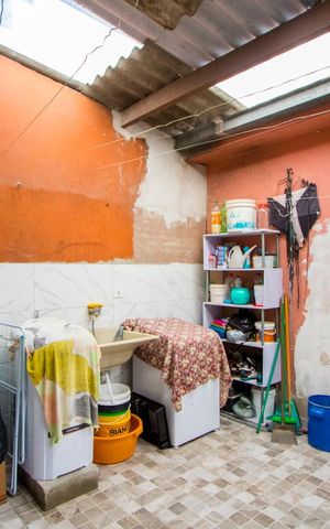 Casa à venda com 192m², 2 quartos e 6 vagas Casa à venda com 192m², 2 quartos e 6 vagasÁrea de serviço
