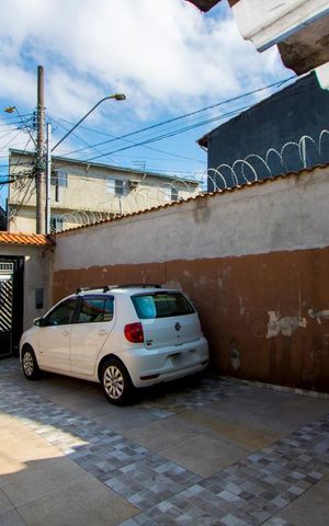 Casa à venda com 192m², 2 quartos e 6 vagas Casa à venda com 192m², 2 quartos e 6 vagasGaragem