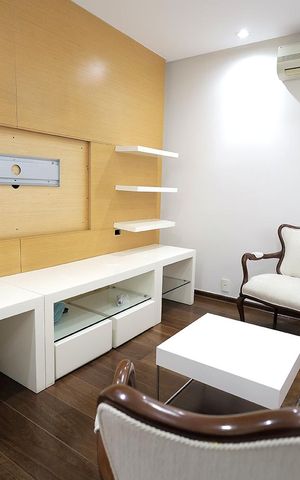 Apartamento à venda com 243m², 5 quartos e 4 vagas Apartamento à venda com 243m², 5 quartos e 4 vagasSala de TV