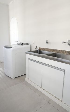 Apartamento à venda com 243m², 5 quartos e 4 vagas Apartamento à venda com 243m², 5 quartos e 4 vagasÁrea de Serviço