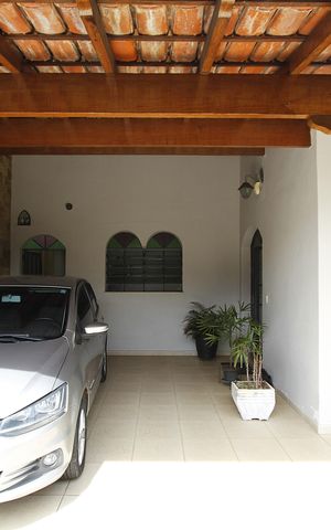 Casa à venda com 300m², 4 quartos e 3 vagasGaragem