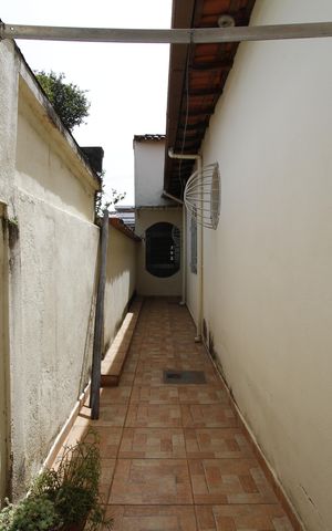 Casa à venda com 300m², 4 quartos e 3 vagasCorredor