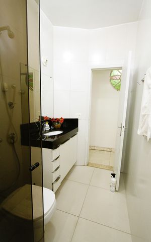 Casa à venda com 300m², 4 quartos e 3 vagasBanheiro Social