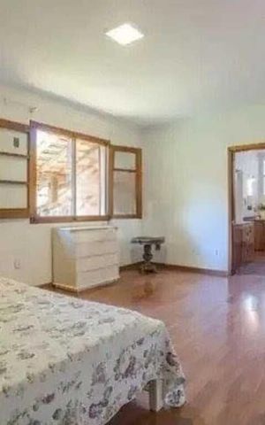 Casa para alugar com 512m², 6 quartos e 4 vagas Casa para alugar com 512m², 6 quartos e 4 vagasQuarto 1