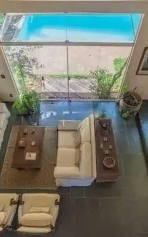 Casa para alugar com 512m², 6 quartos e 4 vagas Casa para alugar com 512m², 6 quartos e 4 vagasSala