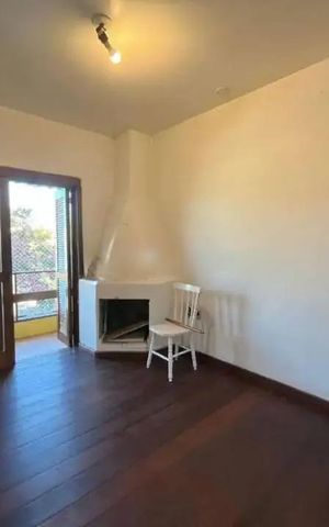Casa à venda com 200m², 3 quartos e 2 vagas Casa à venda com 200m², 3 quartos e 2 vagasSala