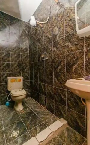 Casa à venda com 200m², 3 quartos e 2 vagas Casa à venda com 200m², 3 quartos e 2 vagasBanheiro 2
