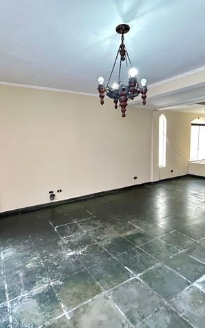 Casa para alugar com 180m², 3 quartos e 2 vagas Casa para alugar com 180m², 3 quartos e 2 vagasSala