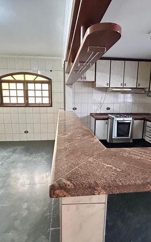 Casa para alugar com 180m², 3 quartos e 2 vagas Casa para alugar com 180m², 3 quartos e 2 vagasCopa