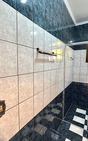 Casa para alugar com 180m², 3 quartos e 2 vagas Casa para alugar com 180m², 3 quartos e 2 vagasBanheiro da Suíte