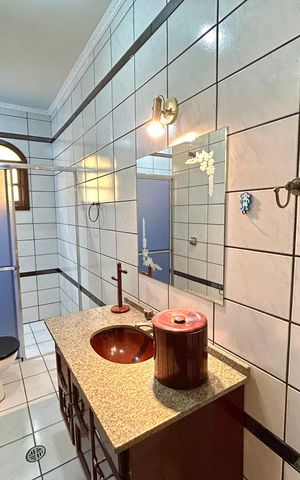 Casa para alugar com 180m², 3 quartos e 2 vagas Casa para alugar com 180m², 3 quartos e 2 vagasBanheiro 1