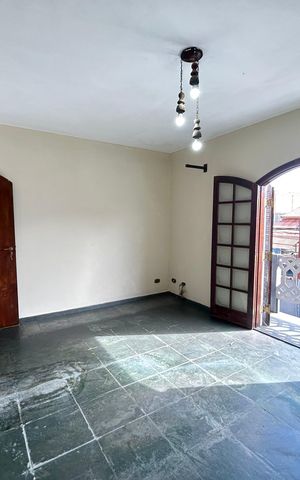 Casa para alugar com 180m², 3 quartos e 2 vagas Casa para alugar com 180m², 3 quartos e 2 vagasQuarto Suíte