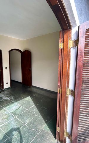 Casa para alugar com 180m², 3 quartos e 2 vagas Casa para alugar com 180m², 3 quartos e 2 vagasVaranda da suíte