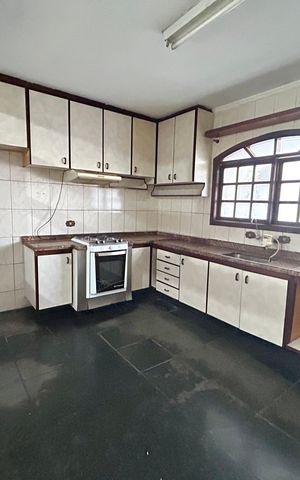 Casa para alugar com 180m², 3 quartos e 2 vagas Casa para alugar com 180m², 3 quartos e 2 vagasCozinha