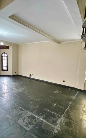 Casa para alugar com 180m², 3 quartos e 2 vagas Casa para alugar com 180m², 3 quartos e 2 vagasSala