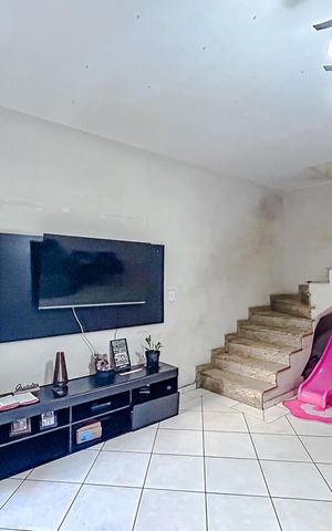 Casa à venda com 133m², 3 quartos e 4 vagasSala