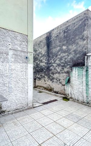 Casa à venda com 133m², 3 quartos e 4 vagasÁrea externa