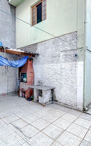 Casa à venda com 133m², 3 quartos e 4 vagasÁrea externa