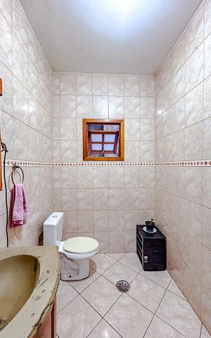 Casa à venda com 133m², 3 quartos e 4 vagasLavabo