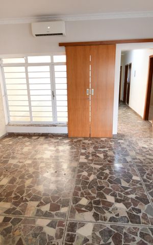 Casa à venda com 250m², 3 quartos e 6 vagasSala 2