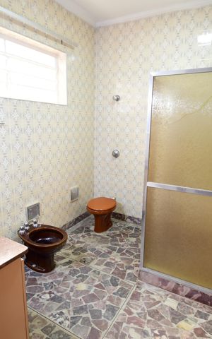 Casa à venda com 250m², 3 quartos e 6 vagasBanheiro Social