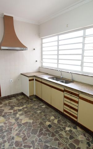 Casa à venda com 250m², 3 quartos e 6 vagasCozinha