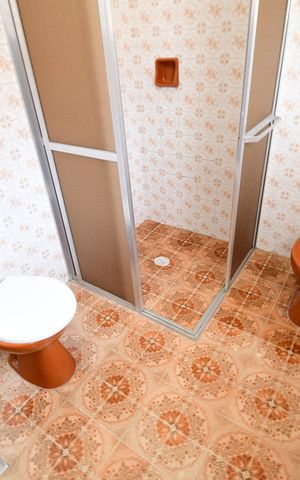 Casa à venda com 250m², 3 quartos e 6 vagasBanheiro Suíte
