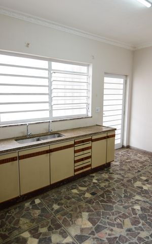 Casa à venda com 250m², 3 quartos e 6 vagasCozinha