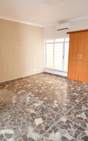 Casa à venda com 250m², 3 quartos e 6 vagasSala 2