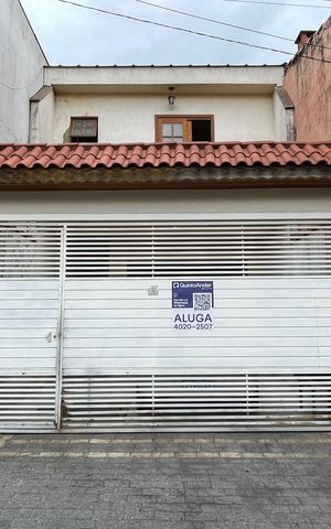 Casa à venda com 250m², 4 quartos e 2 vagas Casa à venda com 250m², 4 quartos e 2 vagasFachada + Placa