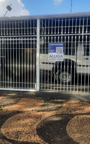 Casa à venda com 180m², 3 quartos e 3 vagas Casa à venda com 180m², 3 quartos e 3 vagasPlaquinha