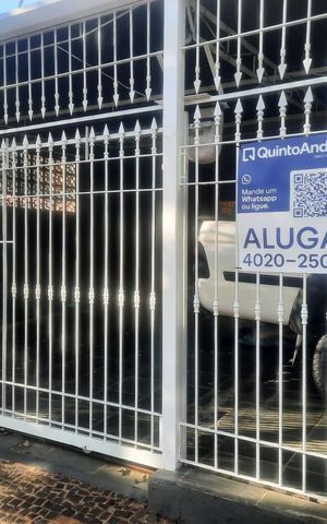 Casa à venda com 180m², 3 quartos e 3 vagas Casa à venda com 180m², 3 quartos e 3 vagasPlaquinha