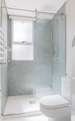 Apartamento à venda com 233m², 3 quartos e 4 vagas Apartamento à venda com 233m², 3 quartos e 4 vagasBanheiro da Suíte 2
