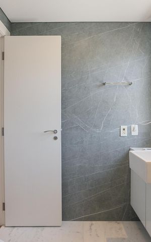 Apartamento à venda com 233m², 3 quartos e 4 vagas Apartamento à venda com 233m², 3 quartos e 4 vagasBanheiro da Suíte 3