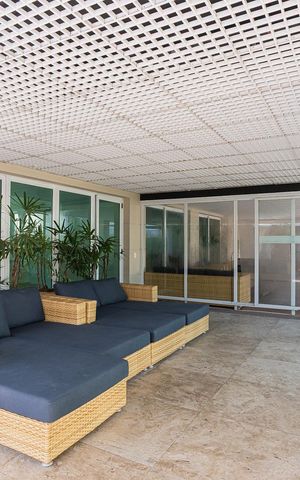 Apartamento à venda com 233m², 3 quartos e 4 vagas Apartamento à venda com 233m², 3 quartos e 4 vagasPiscina Coberta