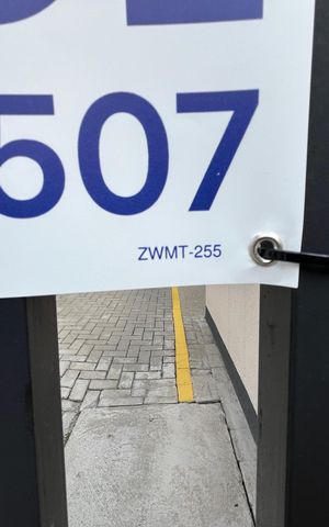 Apartamento à venda com 86m², 2 quartos e 1 vaga Apartamento à venda com 86m², 2 quartos e 1 vagaFachada/Placa