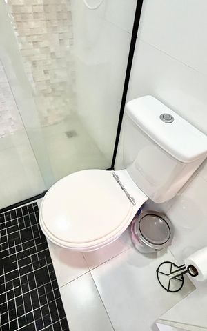 Apartamento à venda com 86m², 2 quartos e 1 vaga Apartamento à venda com 86m², 2 quartos e 1 vagaBanheiro