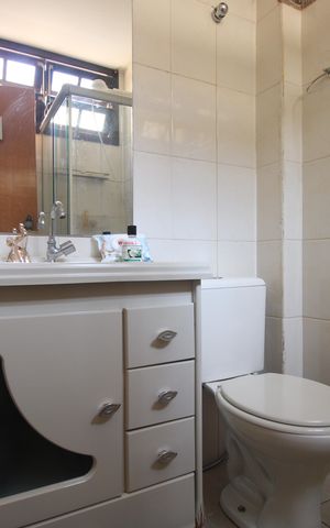 Casa de condomínio à venda com 61m², 2 quartos e 1 vagaBanheiro