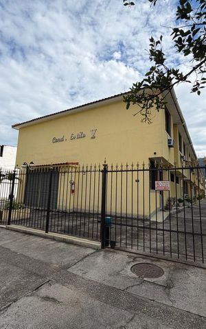 Casa de condomínio à venda com 61m², 2 quartos e 1 vaga Casa de condomínio à venda com 61m², 2 quartos e 1 vagaFachada