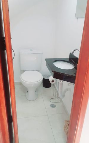Casa de condomínio à venda com 78m², 2 quartos e 2 vagas Casa de condomínio à venda com 78m², 2 quartos e 2 vagasBanheiro