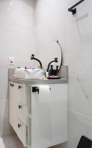 Apartamento à venda com 80m², 2 quartos e 1 vagaBanheiro da suíte