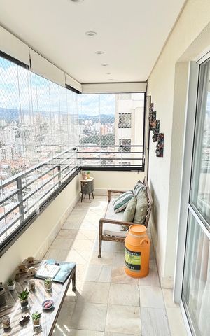 Apartamento à venda com 260m², 3 quartos e 4 vagasVaranda